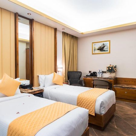 Marine Inn Hotel Kochi Kültér fotó