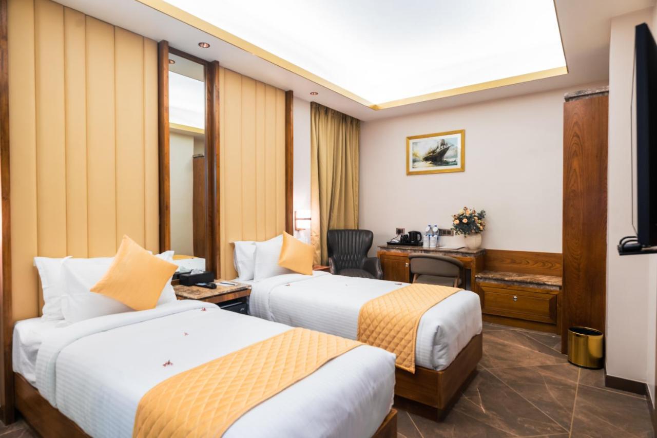 Marine Inn Hotel Kochi Kültér fotó