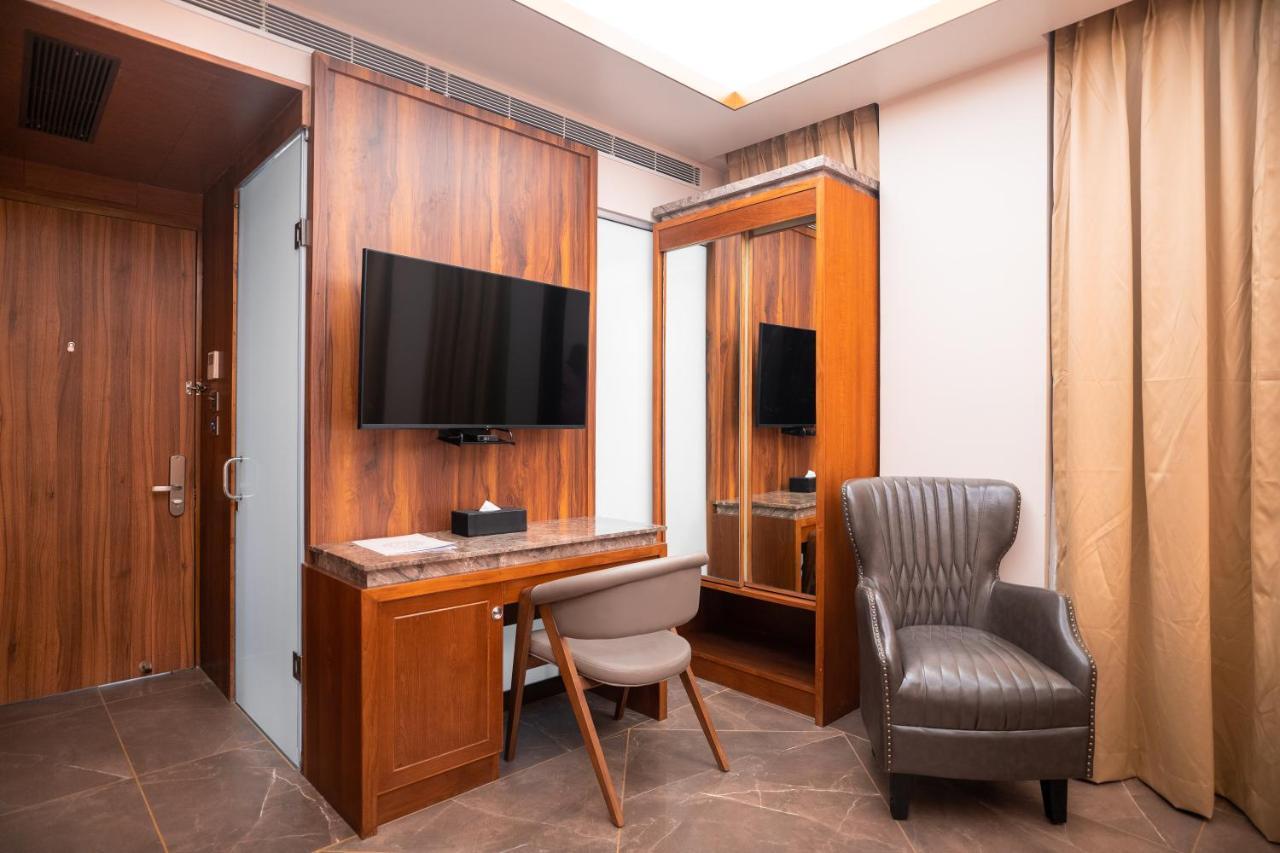 Marine Inn Hotel Kochi Kültér fotó