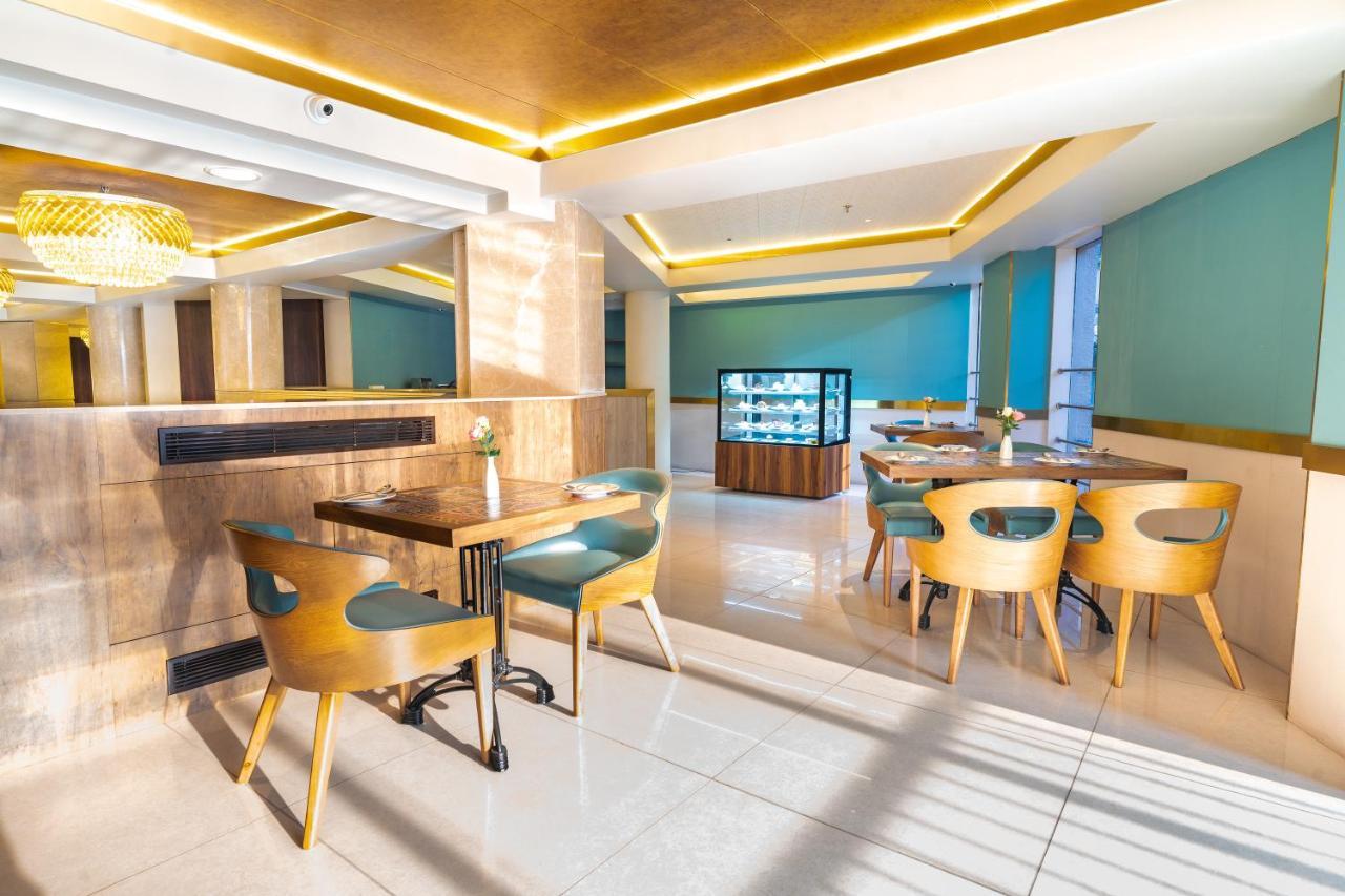 Marine Inn Hotel Kochi Kültér fotó