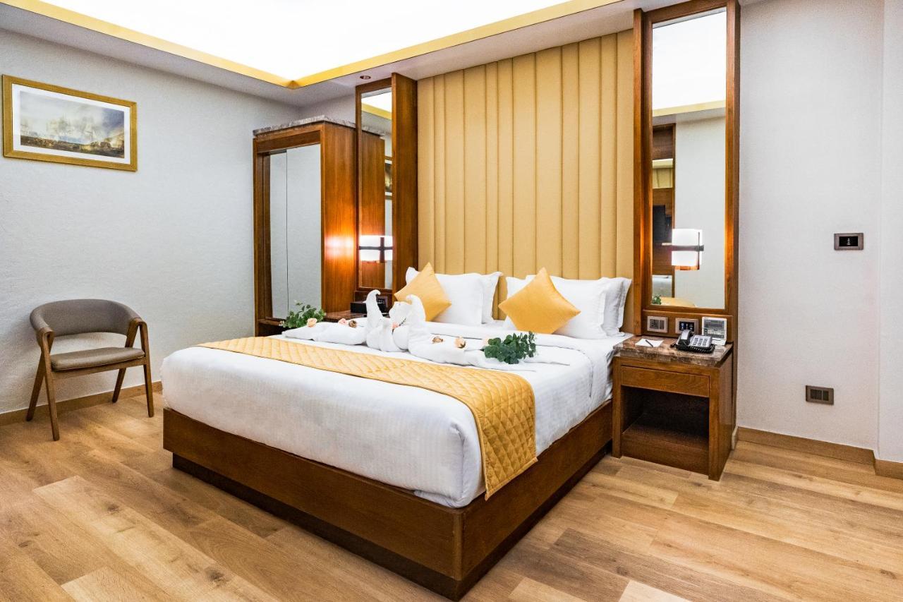 Marine Inn Hotel Kochi Kültér fotó