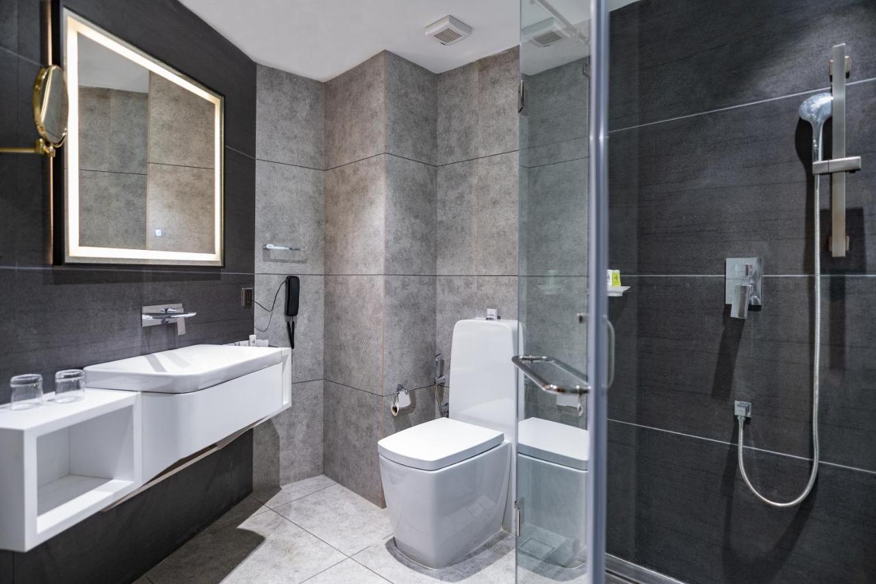 Marine Inn Hotel Kochi Kültér fotó